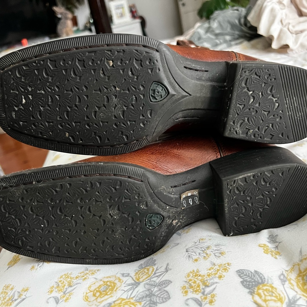 Ariat Brown and Tan Western Boots - Picture 4 of 5